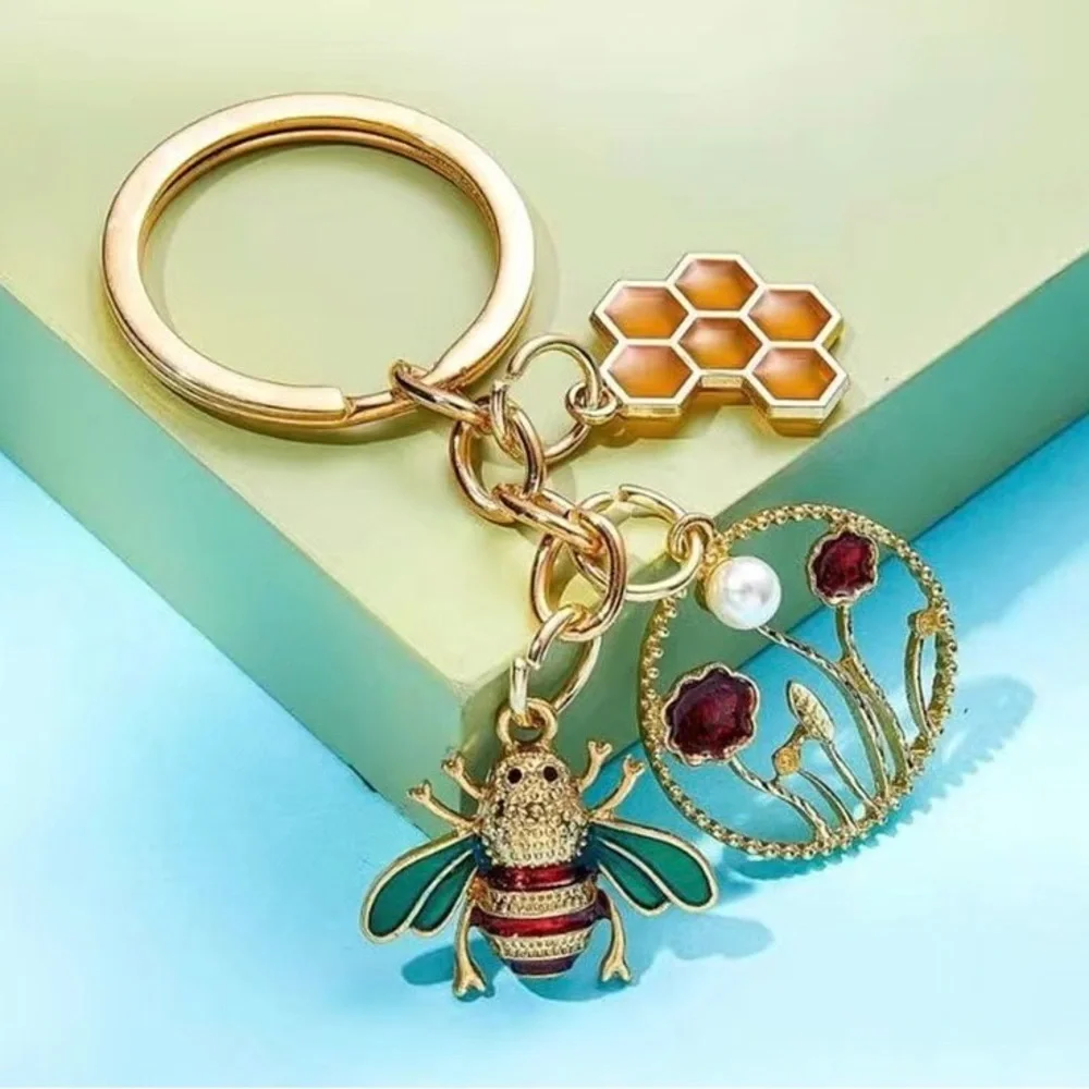 🐝 keychain/bag charm 🐝  🌺 🍯